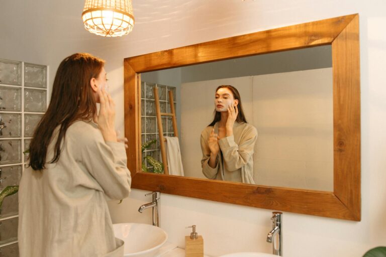 Dermatolog w gabinecie medycyny estetycznej