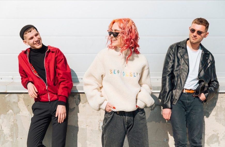 Które trendy streetwear wychodzą z mody, a które zostają na dłużej?